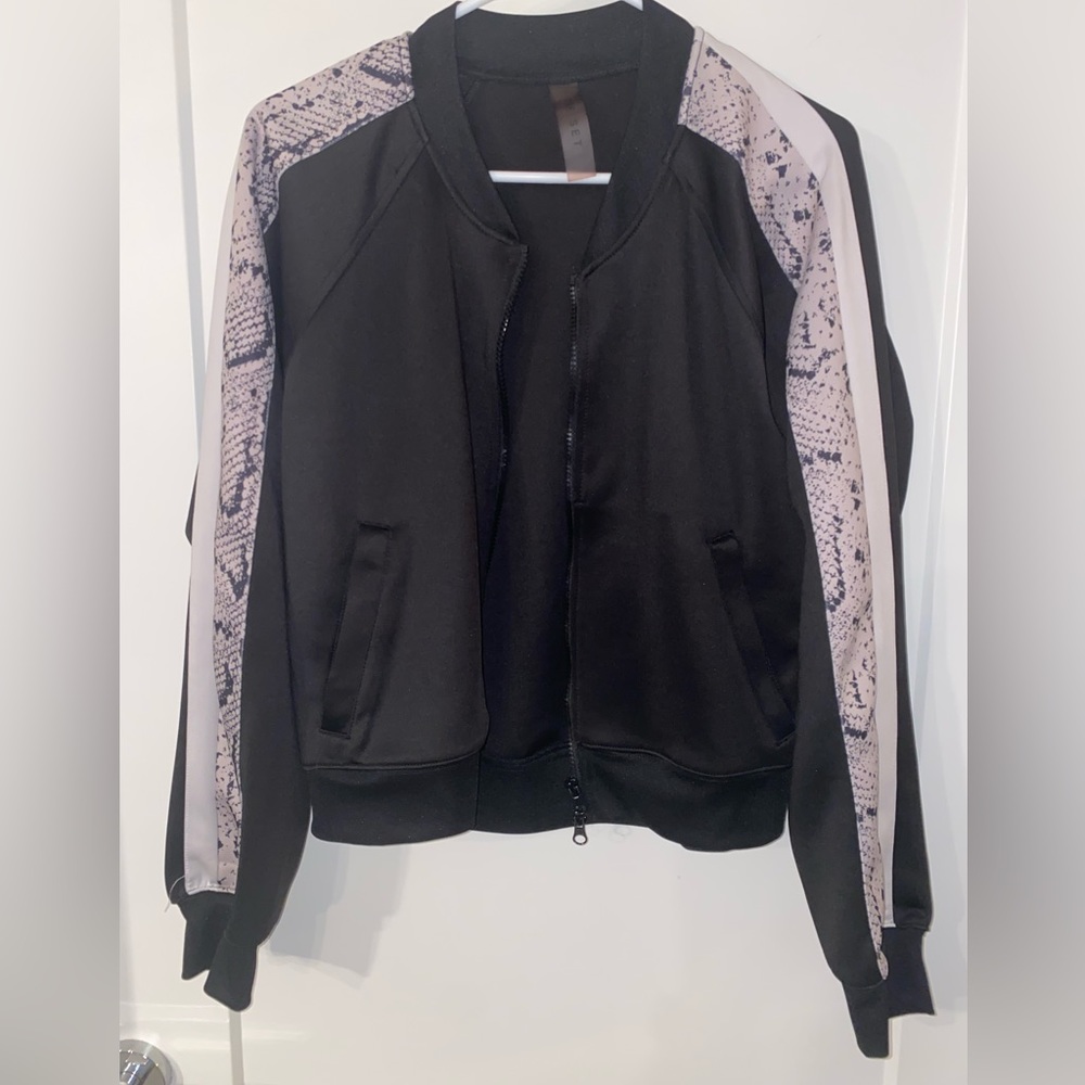 Leisure Set With Snakeskin Print Detail - image 2